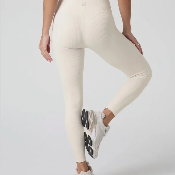 Vuori Inversion Rib Support Tank and Rib Legging set - Picture 2 of 10